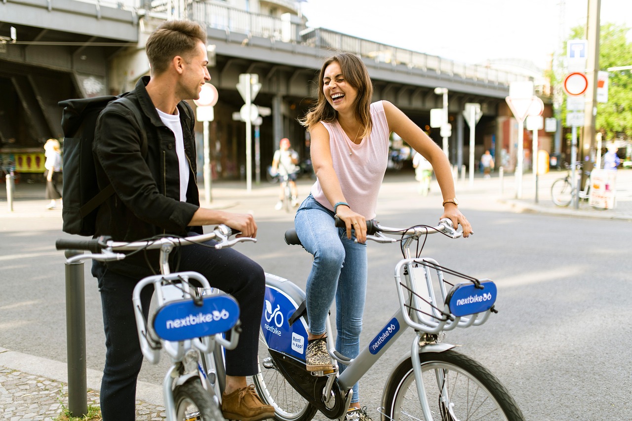 découvrez l'économie du partage, un modèle innovant qui favorise la collaboration et l'utilisation efficace des ressources. explorez comment cette approche transforme la manière dont nous consommons, travaillons et interagissons au sein de nos communautés.