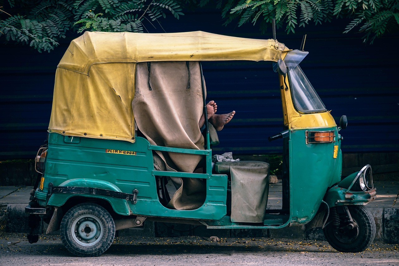découvrez les solutions innovantes pour un transport urbain durable, favorisant la mobilité écologique, la réduction des émissions et l'amélioration de la qualité de vie en ville.
