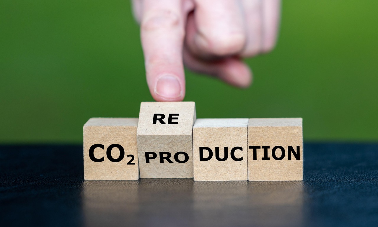 Réduire son empreinte carbone : stratégies efficaces et conseils pratiques