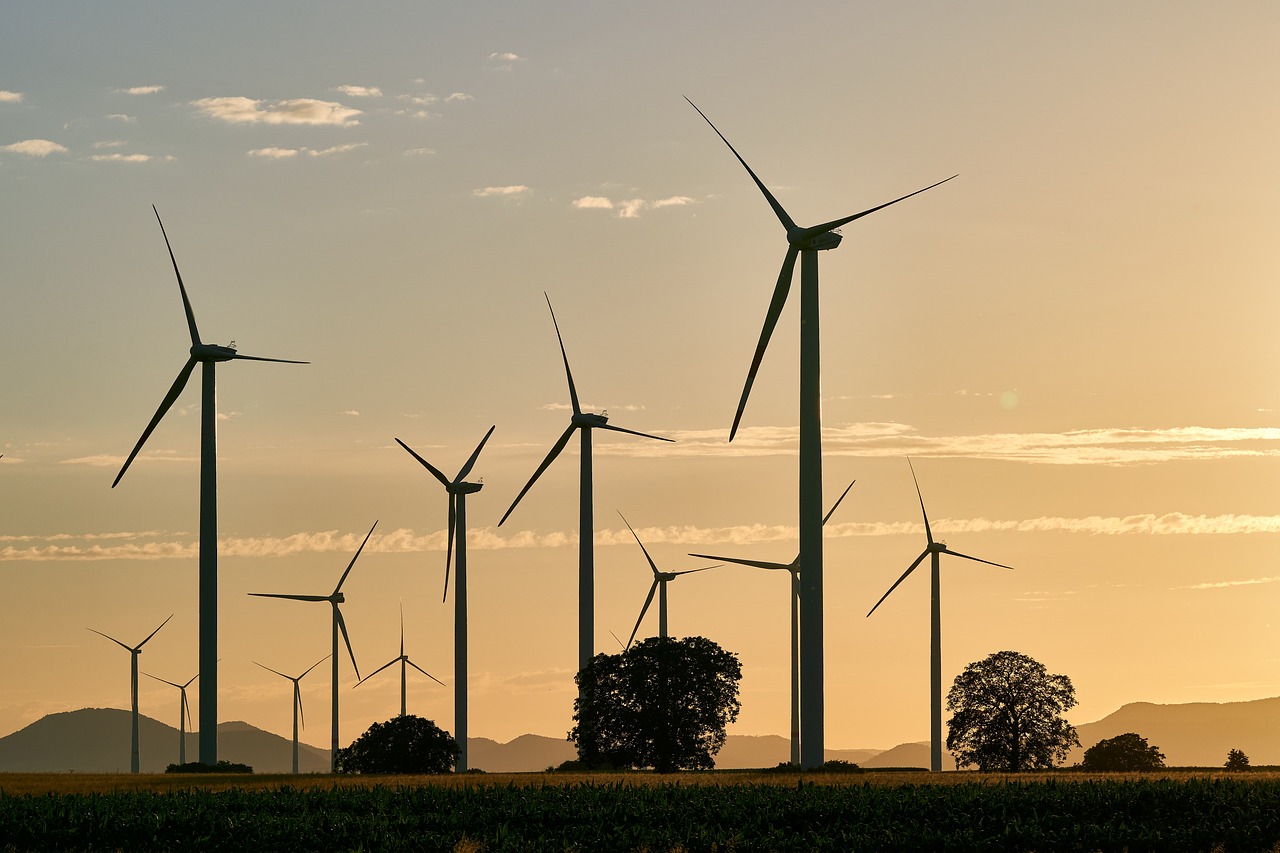 découvrez l'énergie marine, une source renouvelable innovante et durable qui exploite la puissance des océans pour produire de l'électricité. informez-vous sur les technologies modernes, les avantages environnementaux et les projets en cours qui transforment notre paysage énergétique.