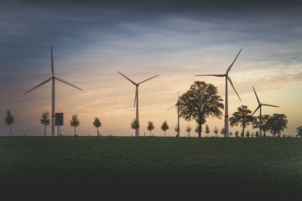 découvrez les éoliennes, une solution d'énergie renouvelable innovante qui transforme la force du vent en électricité. explorez leurs avantages écologiques, leur fonctionnement et leur impact positif sur l'environnement.