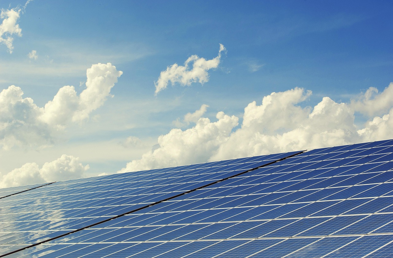 découvrez l'informatique énergétique : une approche innovante combinant données, technologies et solutions durables pour optimiser la gestion des ressources énergétiques et favoriser la transition énergétique.